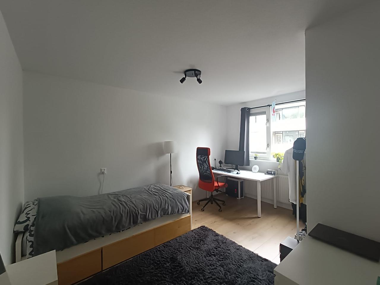 Kamer aan Henegouwen, Utrecht 8
