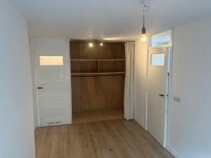 Room for rent 1000 euro Strevelsweg, Rotterdam