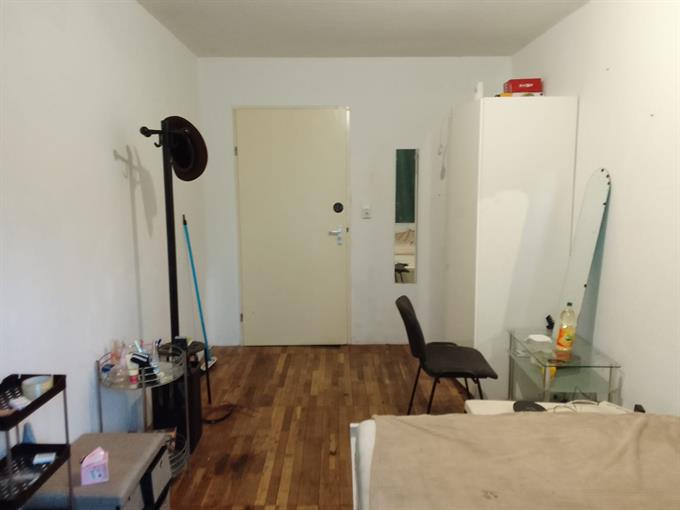 Kamer in Amsterdam, Grubbehoeve op Kamernet.nl: grote flat woning begane grond