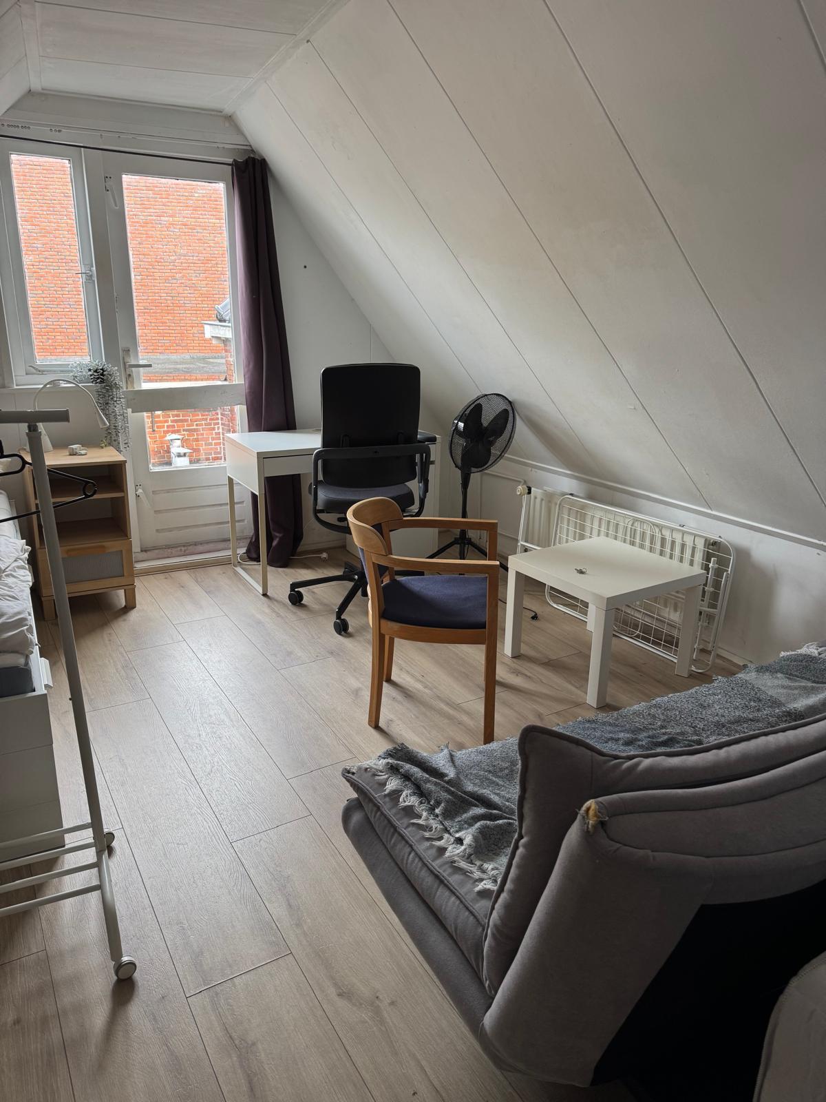 Kamer aan Nieuwe Ebbingestraat, Groningen 6
