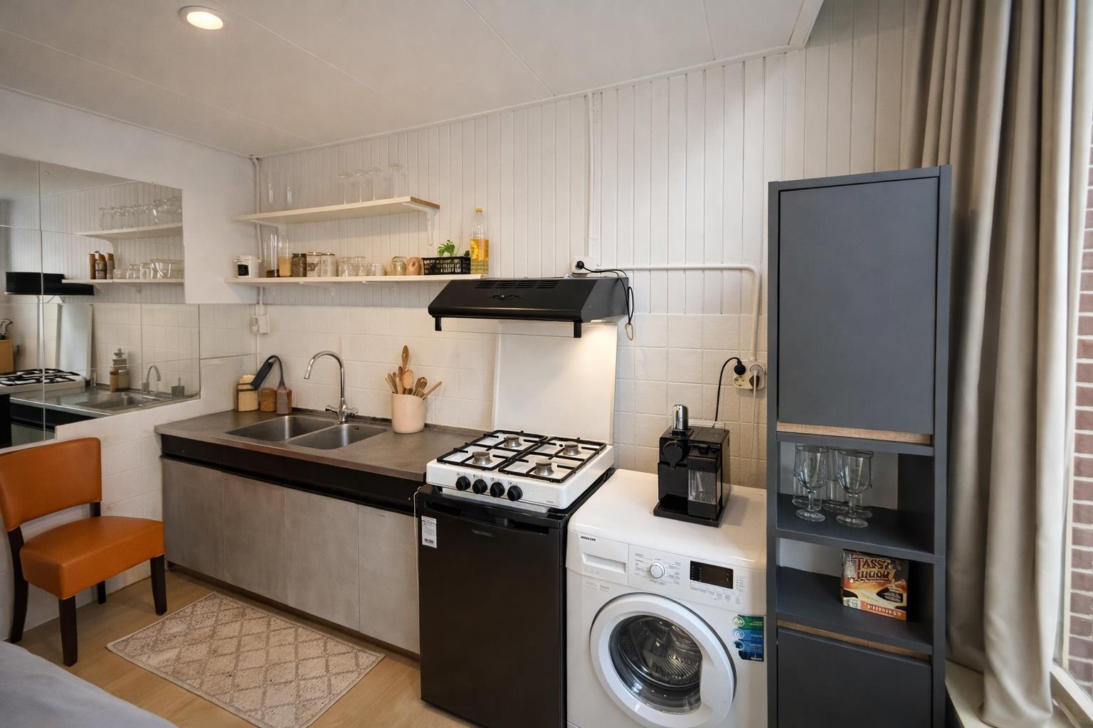 Kamer aan Haarlemmerstraat, Leiden 6