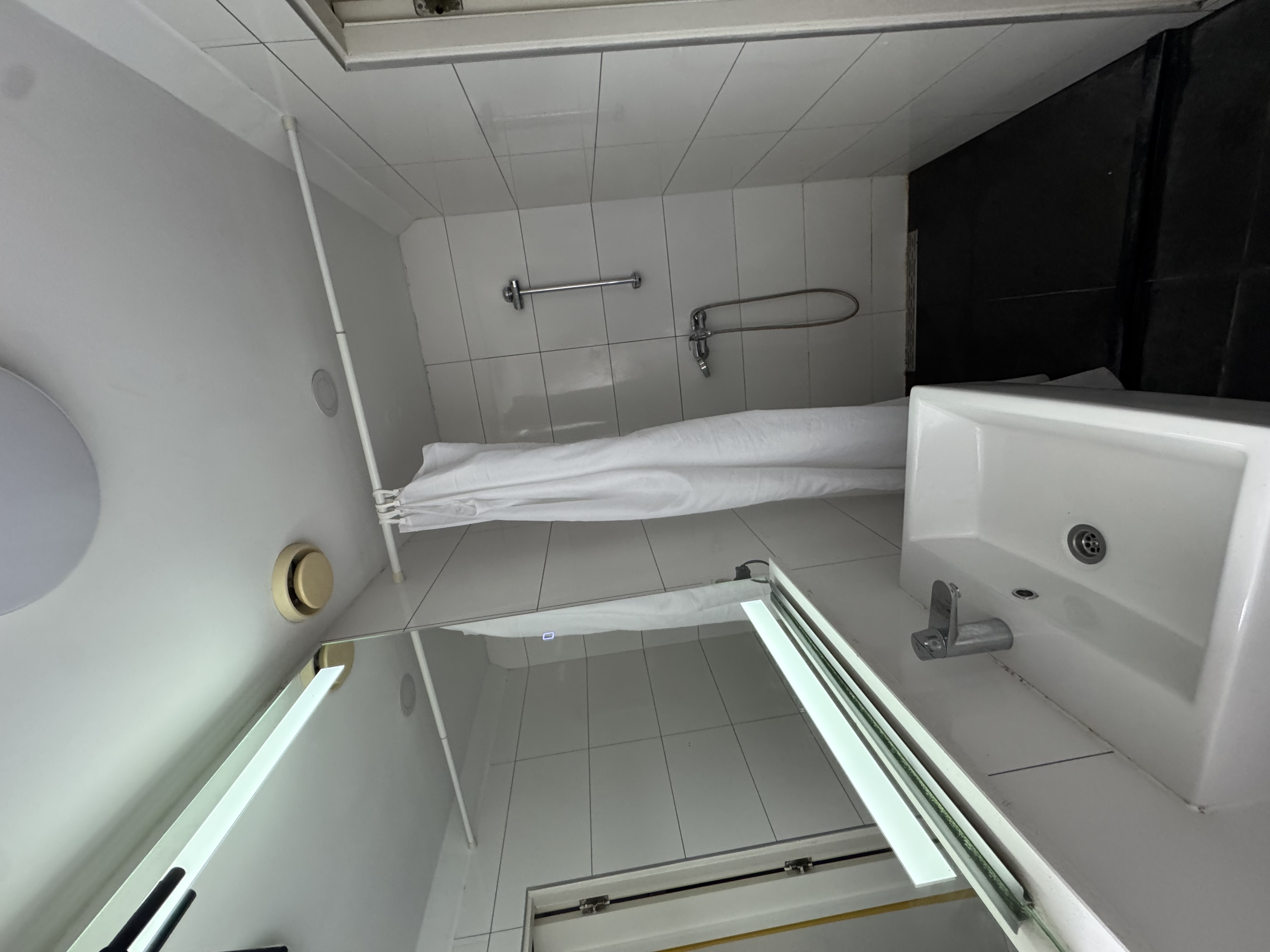 Kamer te huur in Rotterdam – Utenhagestraat – foto 3