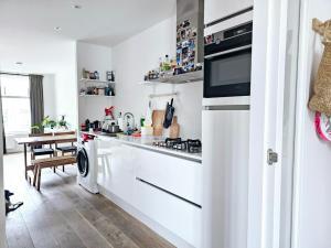 Appartement te huur 1300 euro Kinkerstraat, Amsterdam