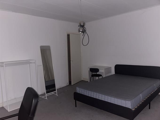 Zimmer bei Nickeriestraat In Amsterdam