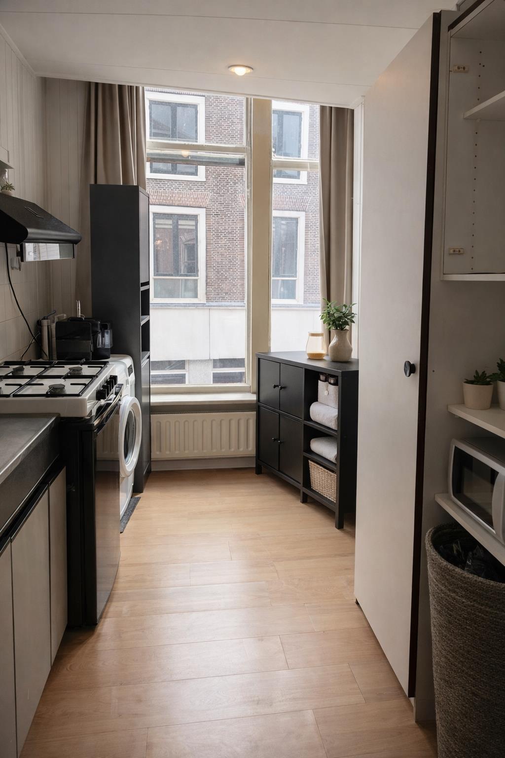 Kamer aan Haarlemmerstraat, Leiden 7