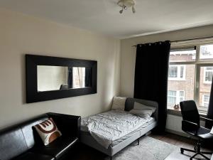 Room for rent 950 euro Pahudstraat, Den Haag