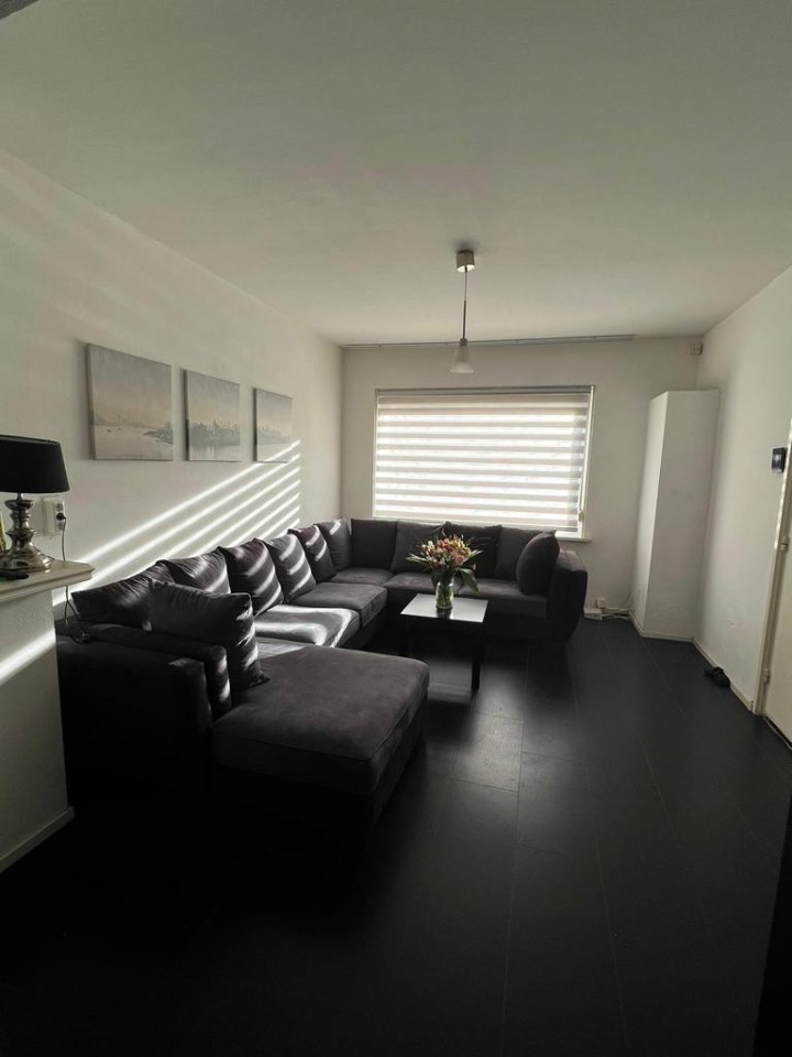 apartments for rent on Paus Leo 13 plein