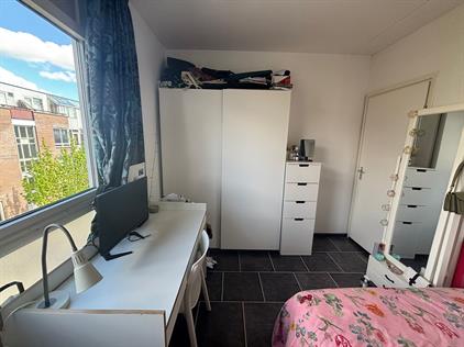 Room for rent 1250 euro Riouwstraat, Amsterdam