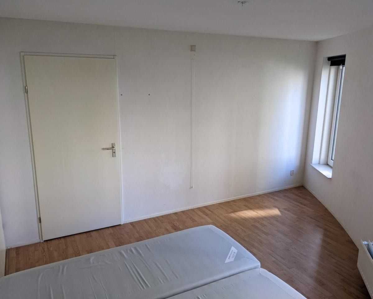 Kamer aan Omval, Amsterdam 9