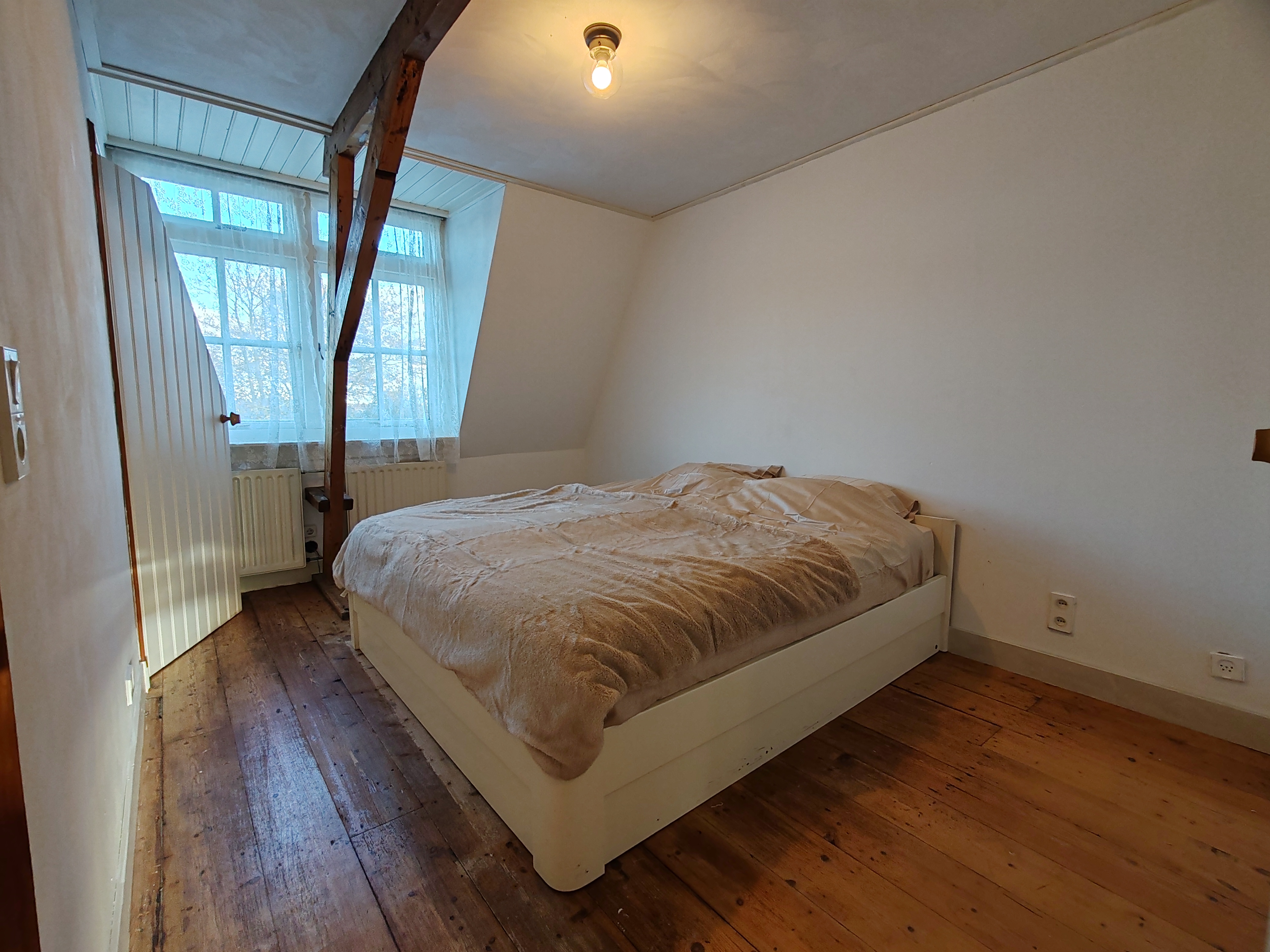 Kamer aan Venneperweg, Nieuw-Vennep 5