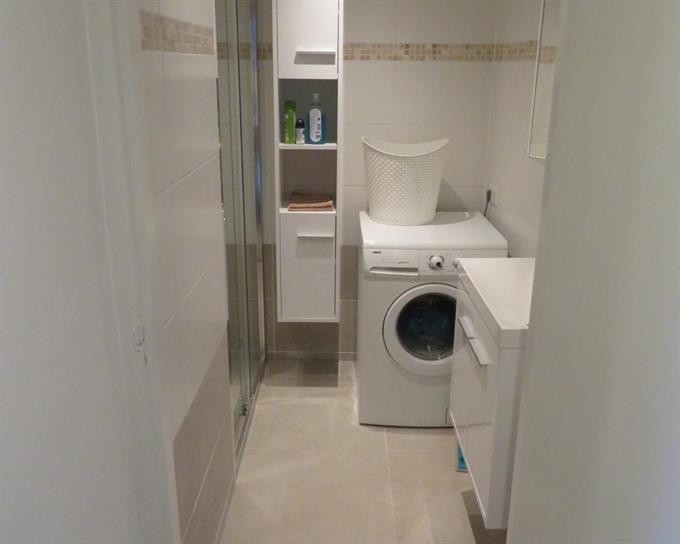 Zimmer bei S. F. van Ossstraat In Amsterdam