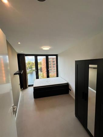 Kamer in Amsterdam, Oeverpad op Kamernet.nl: Spacious room available with an amazing view!