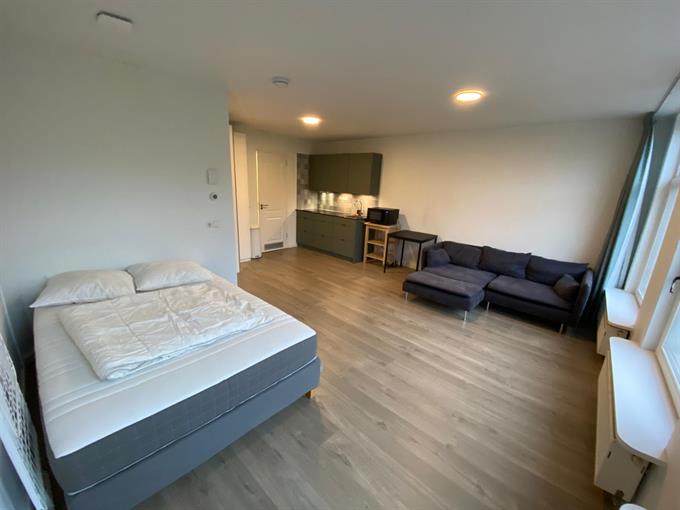 Kamer in Amsterdam, Ruysdaelkade op Kamernet.nl: Gloednieuwe studio aan het water