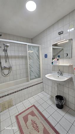 Zimmer bei Van Oosterzeestraat In Rotterdam