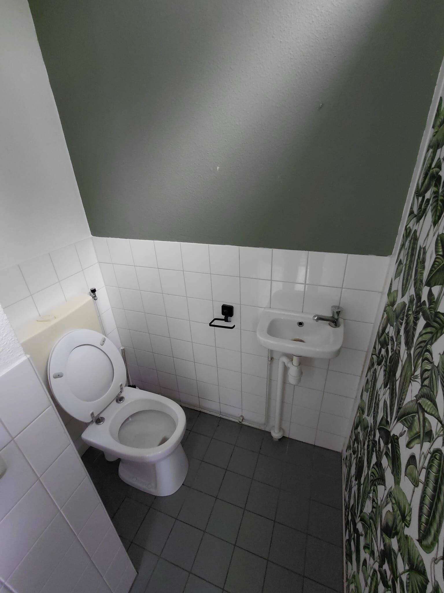 Kamer aan Danackers, Emmen 8