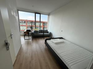 Room for rent 500 euro Lindberghlaan, Den Haag