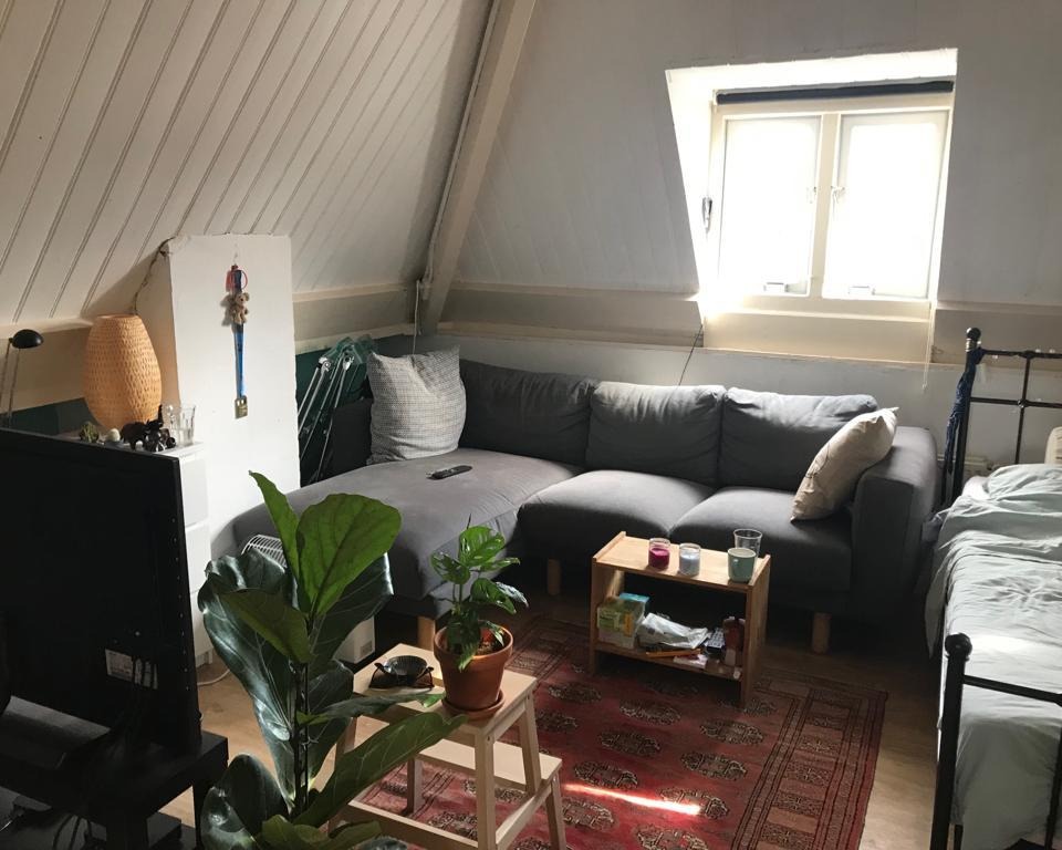 Kamer te huur in de Warmoezierstraat in Delft