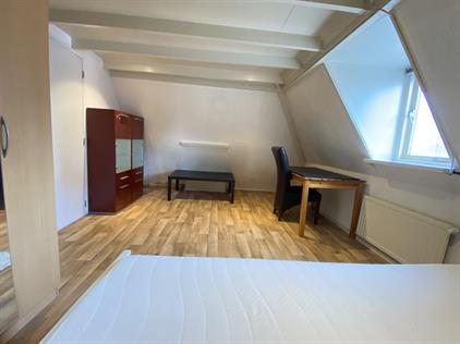 Room for rent 970 euro Zusterstraat, Den Haag
