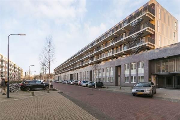 Kamer in Amsterdam, Klaas Katerstraat op Kamernet.nl: Ruim en comfortabel 3-kamerappartement op