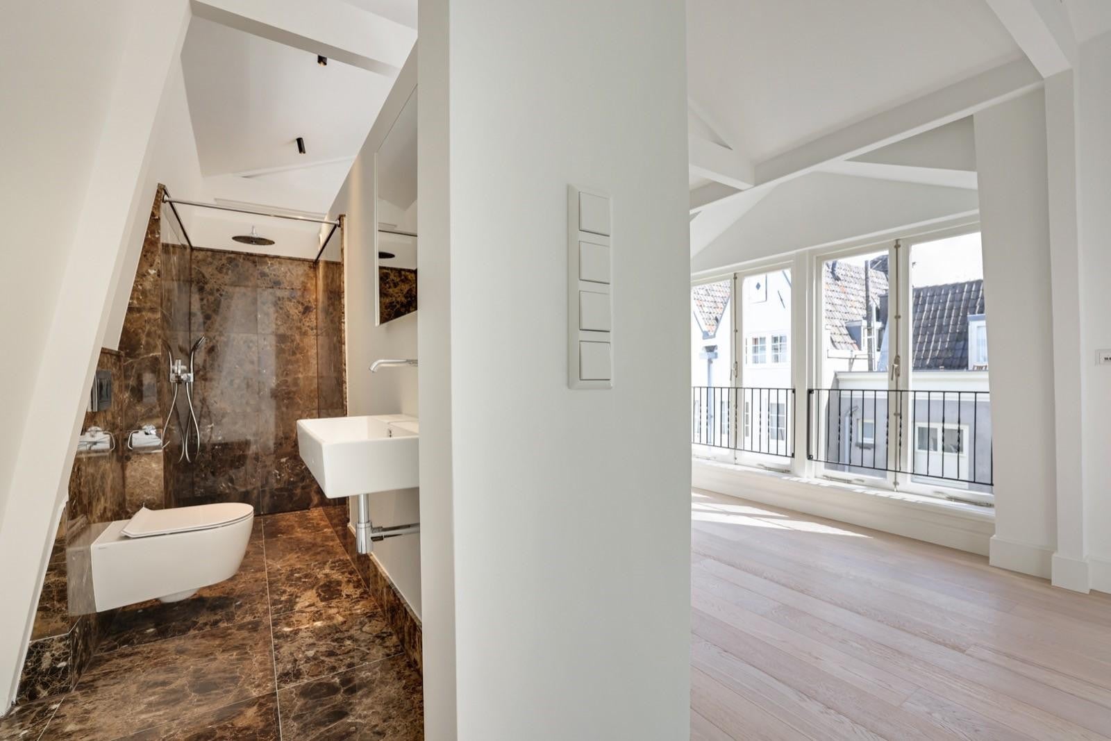 Appartement aan Oudezijds Achterburgwal, Amsterdam 9