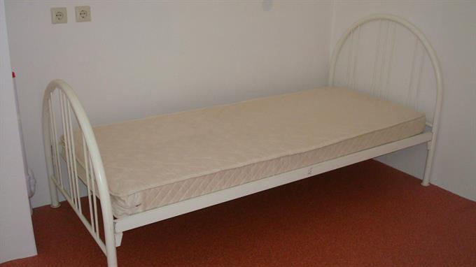 Kamer in Arnhem, Waalstraat op Kamernet.nl: een kleine kamertje 7,3 m2