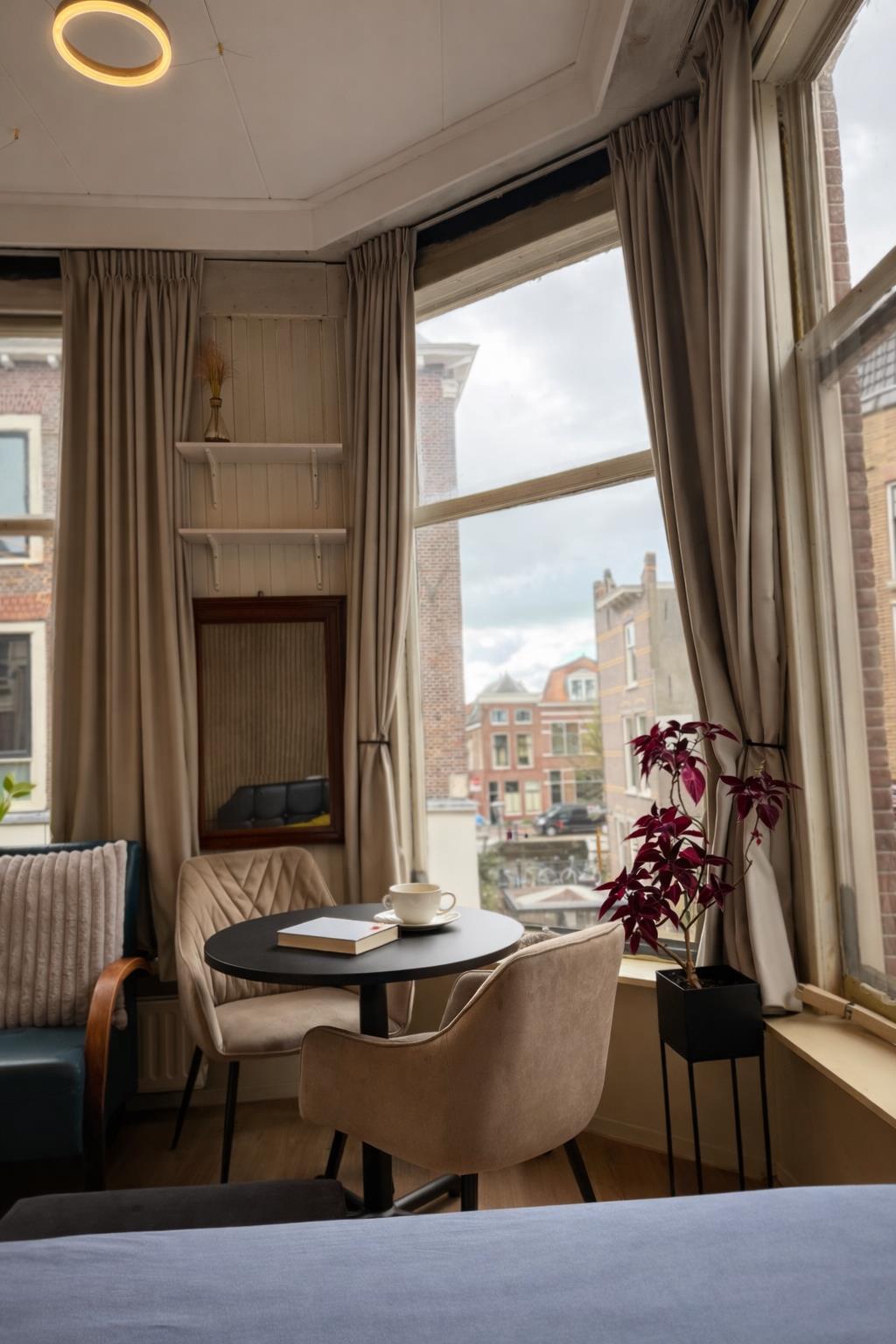 Kamer aan Haarlemmerstraat, Leiden 5