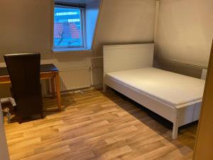 Room for rent 800 euro Zusterstraat, Den Haag