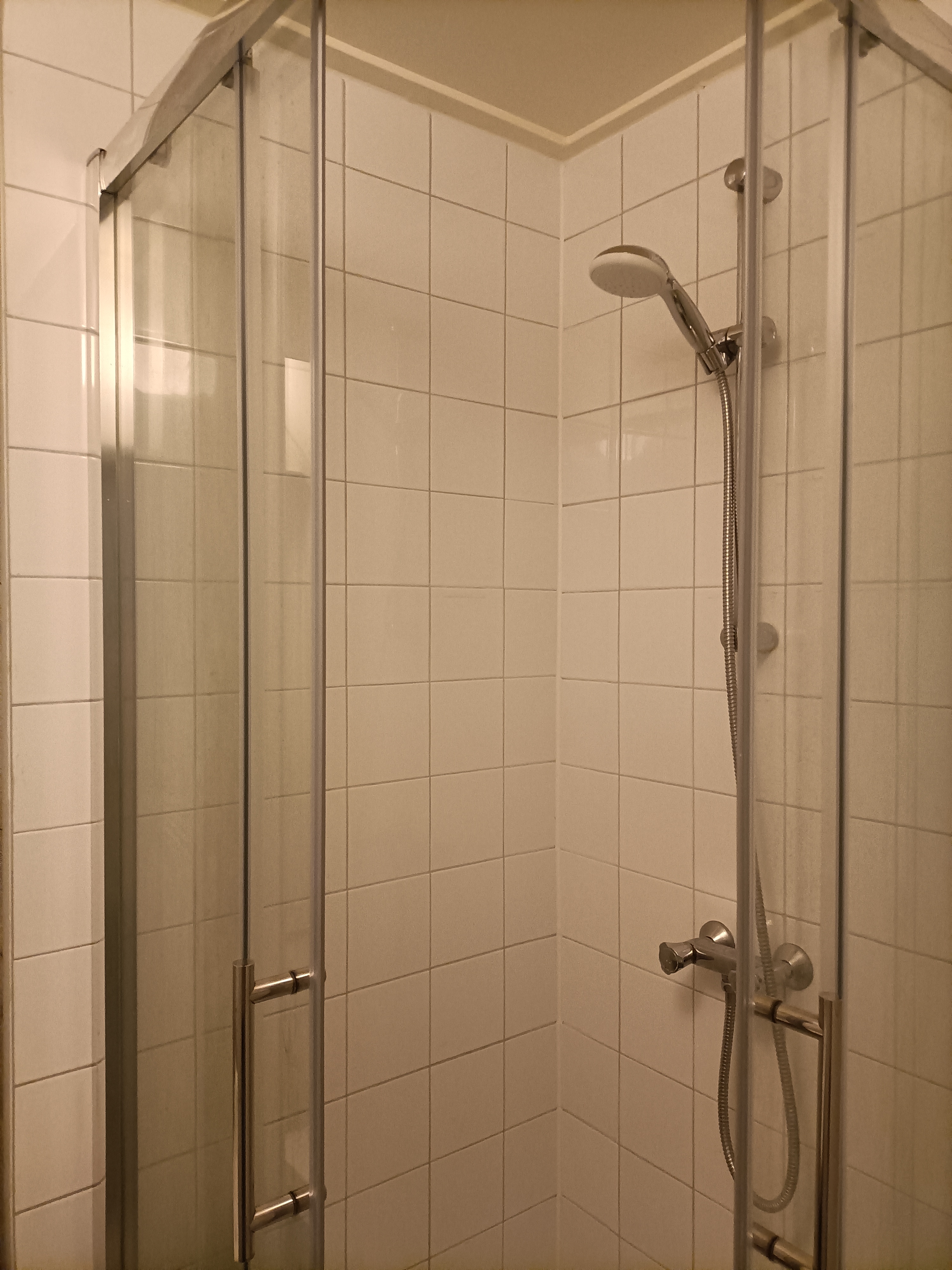 Kamer aan Veenderweg, Ede 6