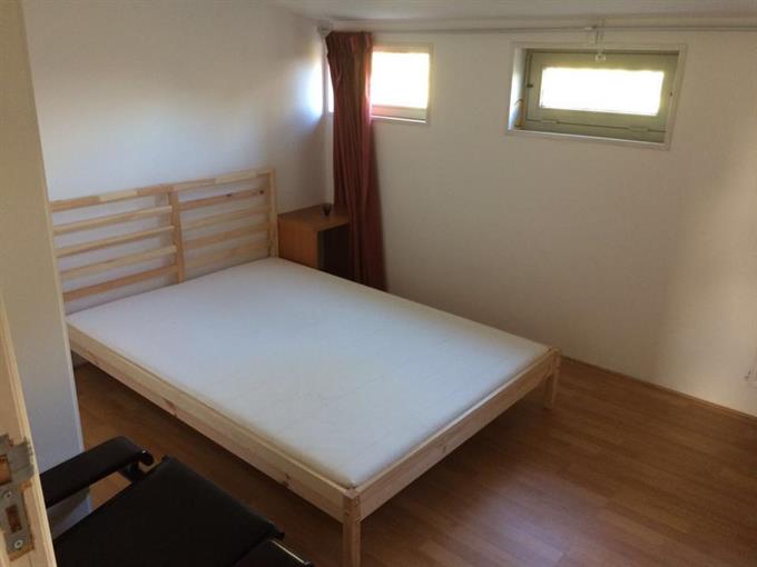 Kamer in Amsterdam, Leenhofstraat op Kamernet.nl: Twee Kamers Vrij in Geuzenveld