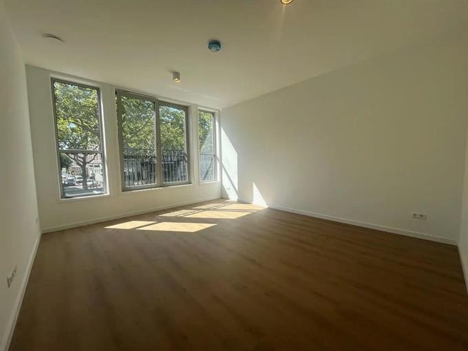 Zimmer bei 's-Gravendijkwal In Rotterdam