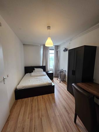 Zimmer bei Sint-Jacobstraat In Rotterdam