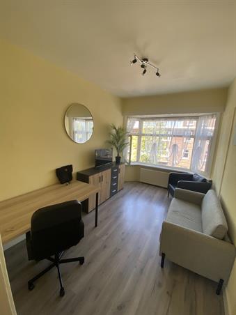 Kamer in Den Haag, Van Zeggelenlaan op Kamernet.nl: Ruime eigen woonkamer en slaapkamer