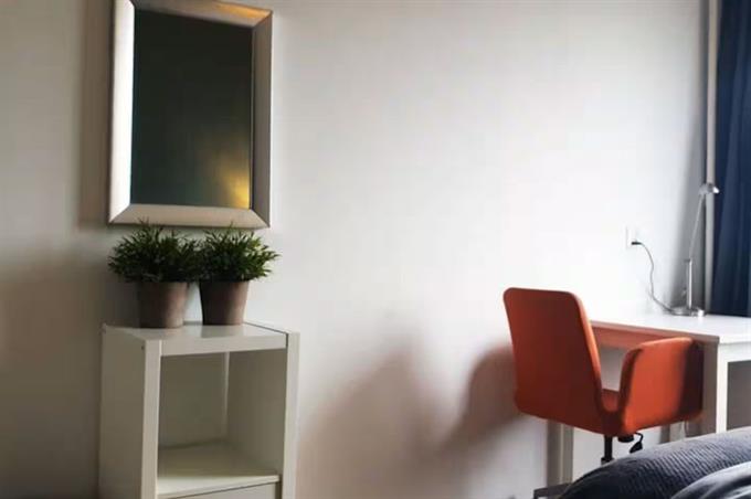 Zimmer bei Nachtwachtlaan In Amsterdam