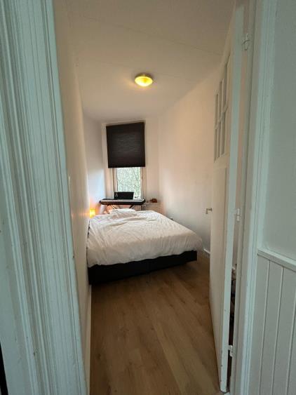 Room for rent 475 euro Stationsweg, Den Haag