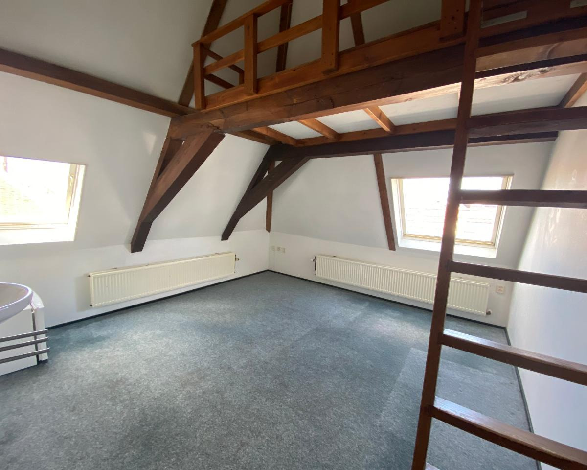 Kamer aan Bagijnestraat, Leeuwarden 10