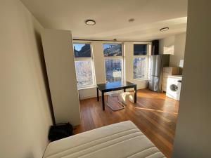 Studio te huur 1390 euro Ruysdaelkade, Amsterdam