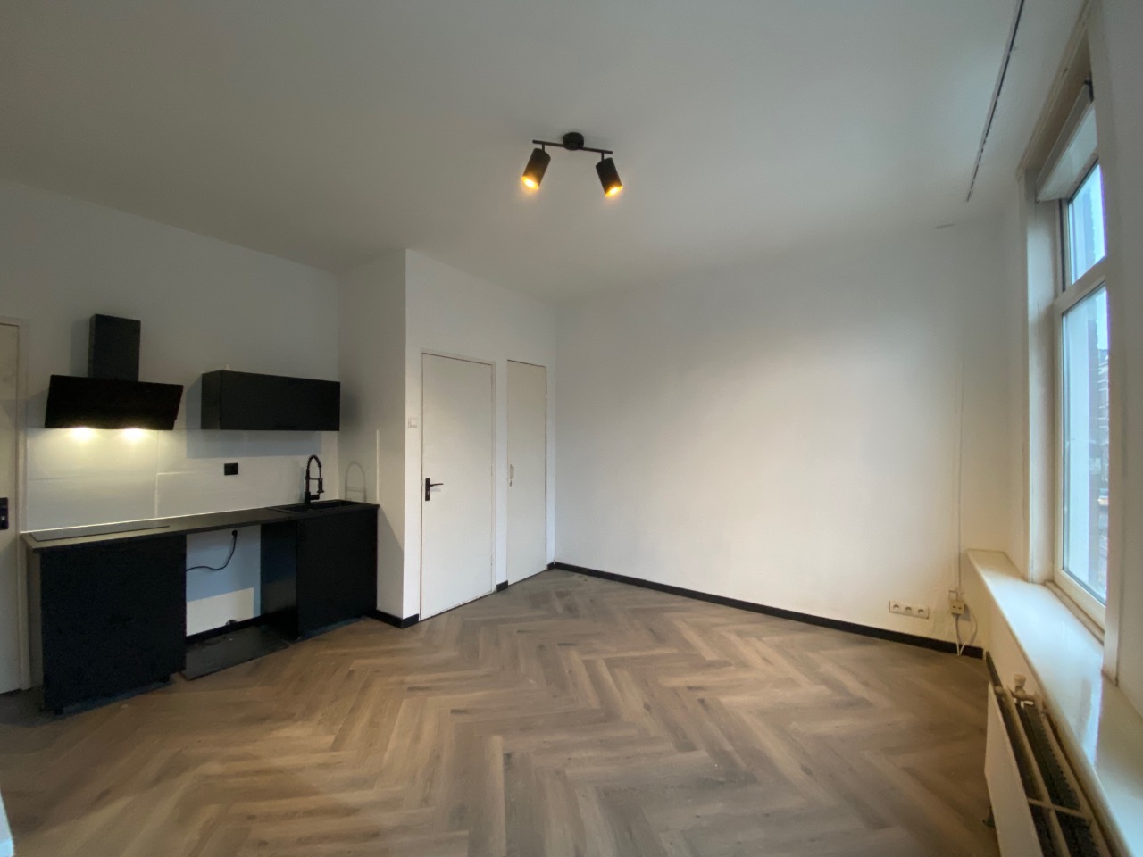 Studio te huur in Rotterdam – Zwart Janstraat – foto 1