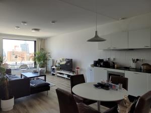 Appartement te huur 1200 euro Brede Hilledijk, Rotterdam