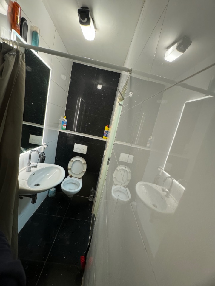 Kamer aan Hilledijk, Rotterdam 5