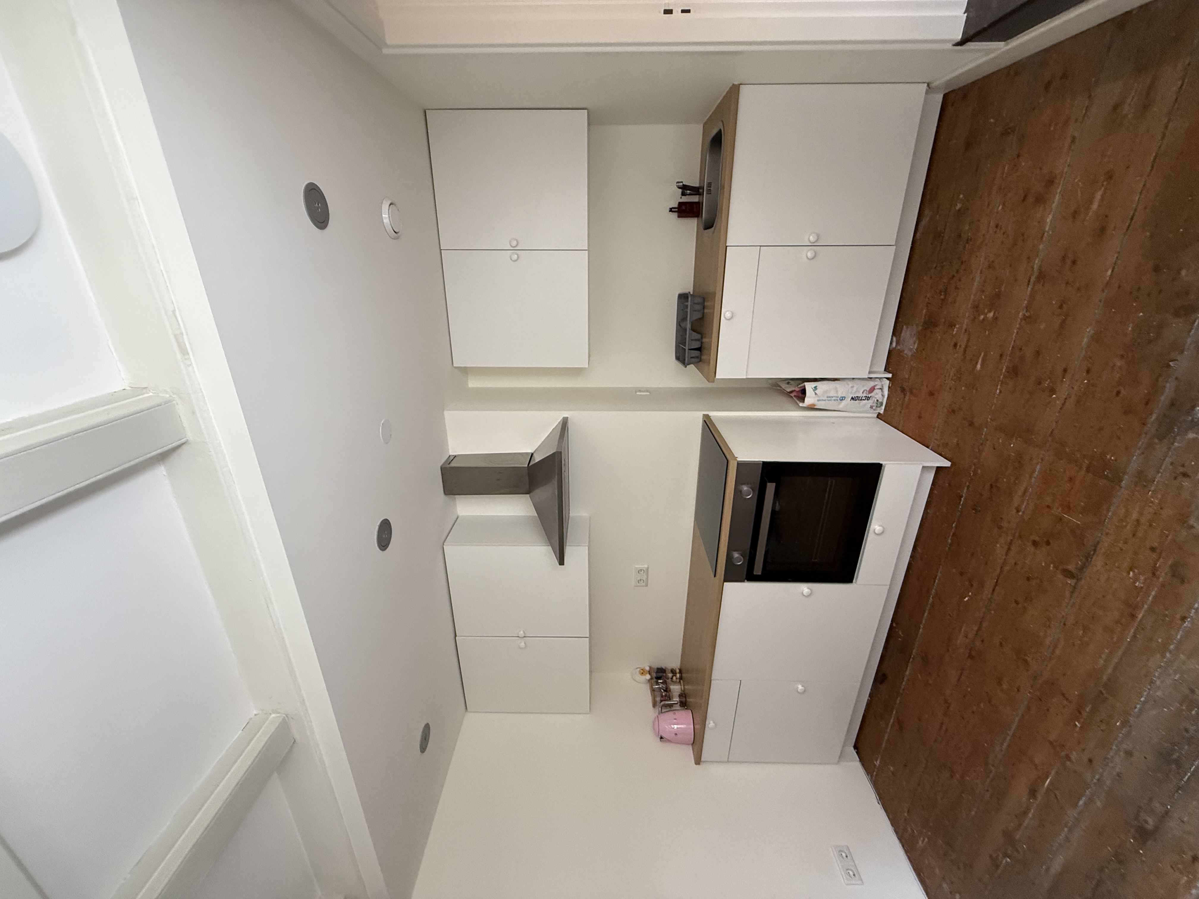 Kamer aan Spuistraat, Amsterdam 8