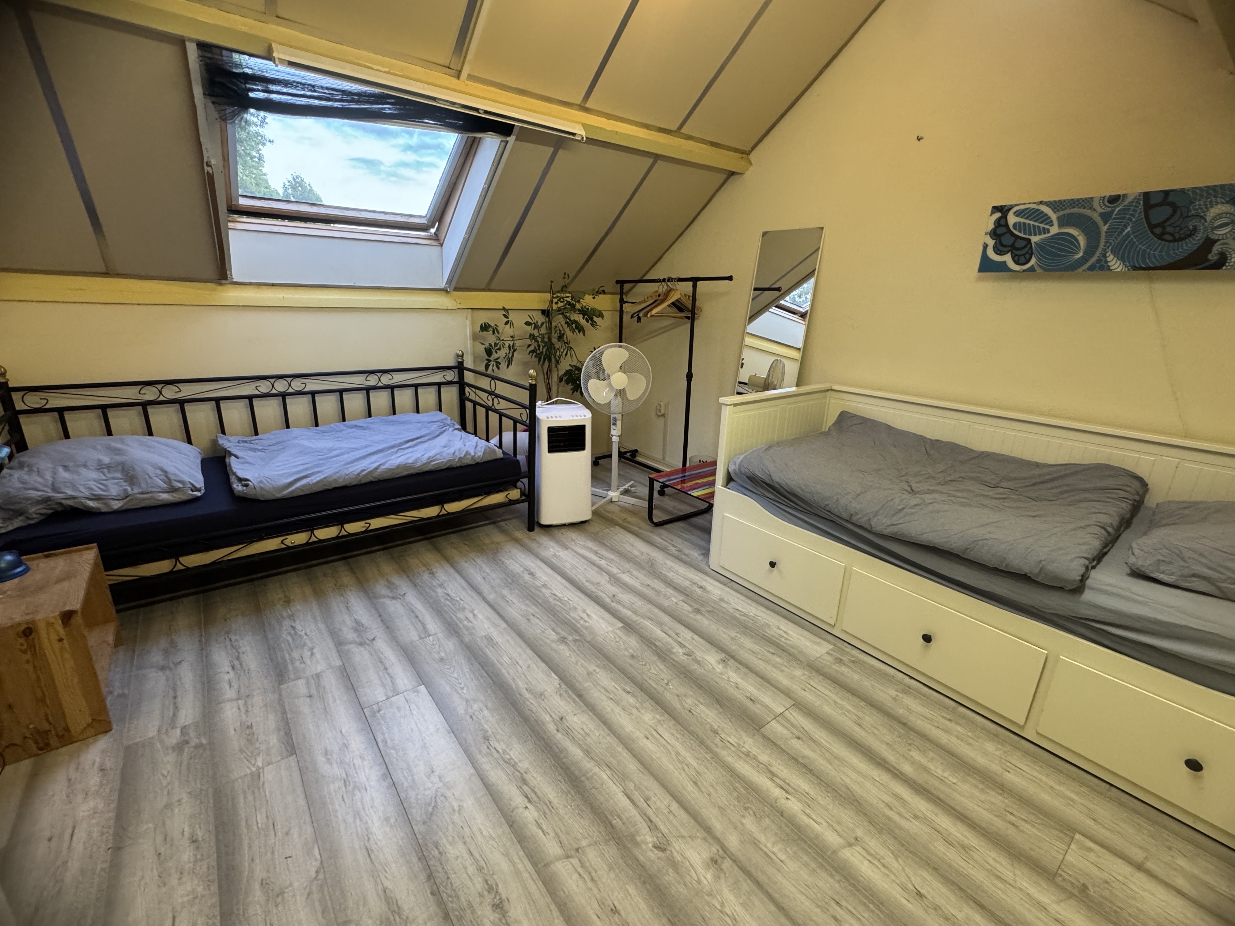 1-បន្ទប់ studio និងបន្ទប់ នៃ 106 m²