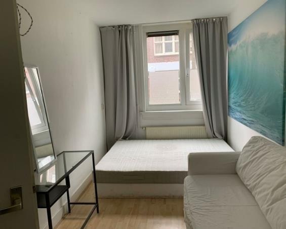 Kamer in Amsterdam, Mauvestraat op Kamernet.nl: Kamer (12m2) in Pijp va 15-11 voor EUR 900