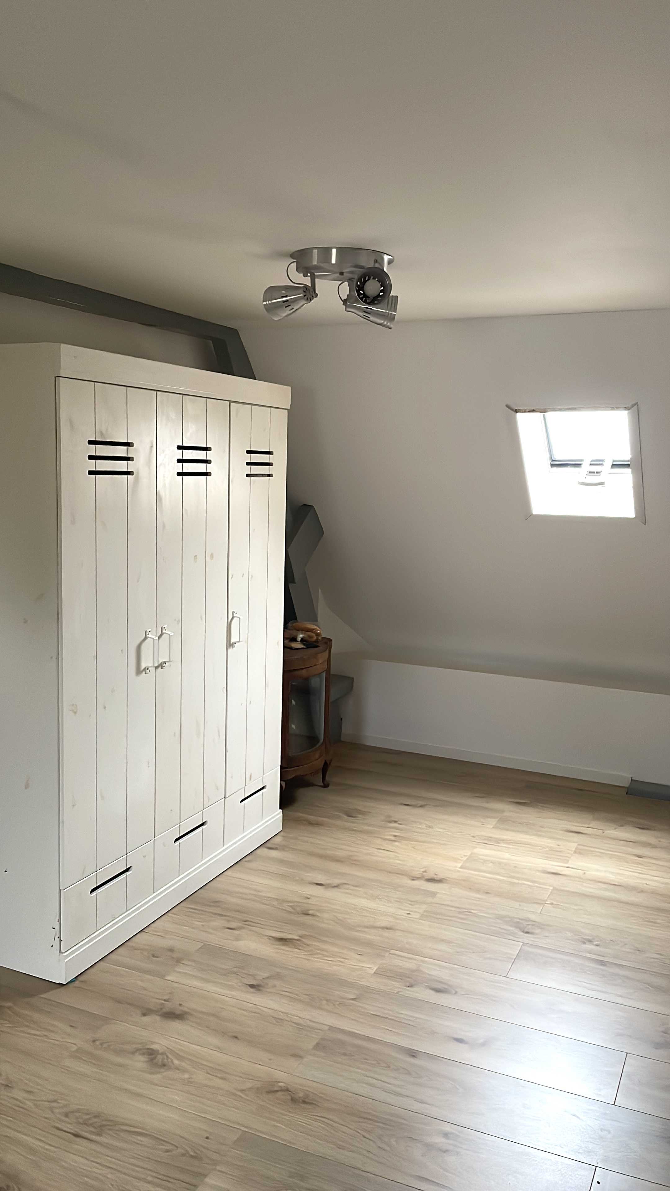Mooie, ruime kamer te huur tijdelijk