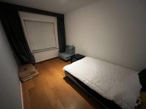 Room for rent 800 euro De Moucheronstraat, Den Haag