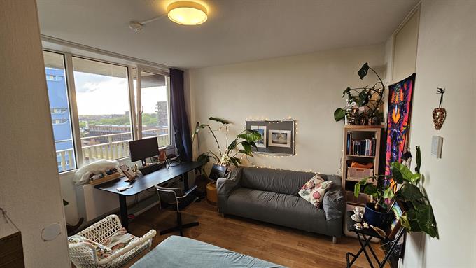Studio bei Roland Holstlaan In Delft