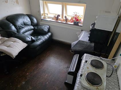 Room for rent 975 euro Stationsweg, Den Haag