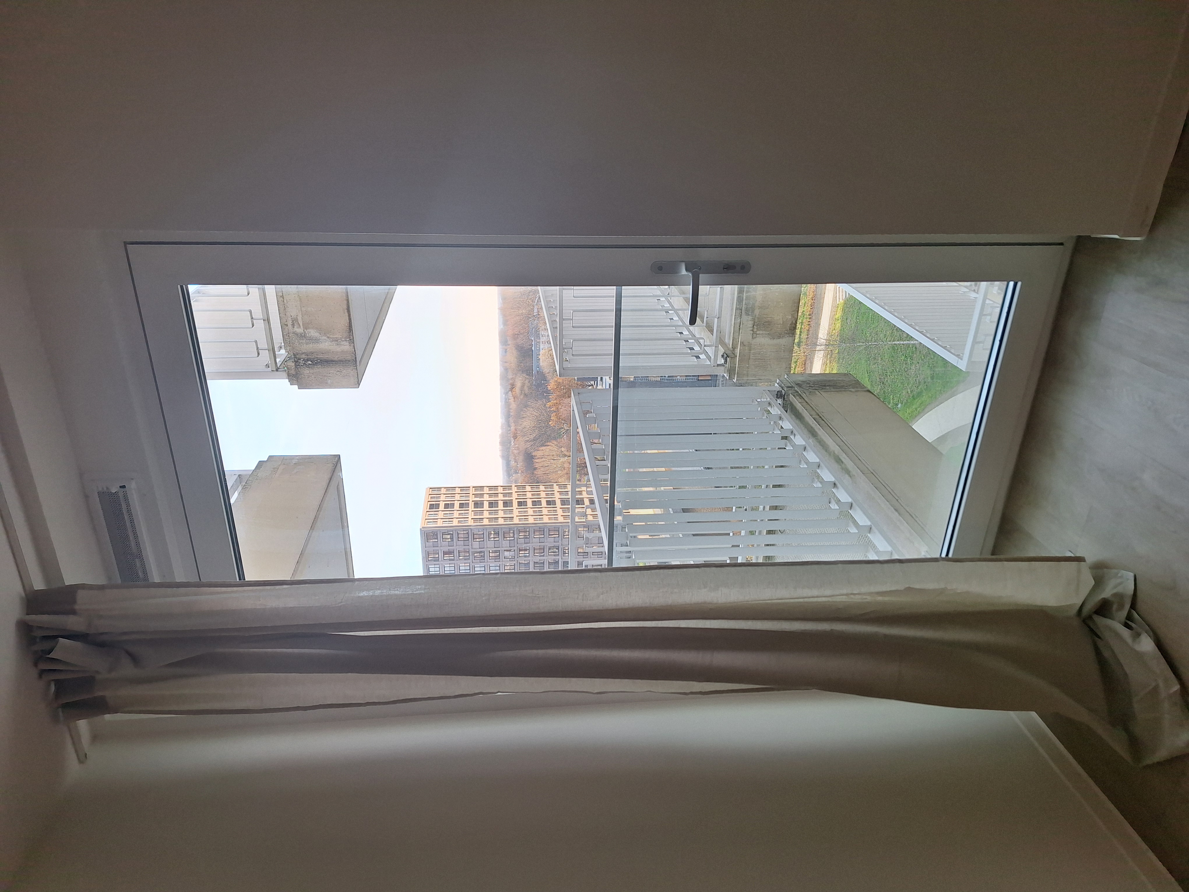 Kamer aan Pietersbergweg, Amsterdam 6