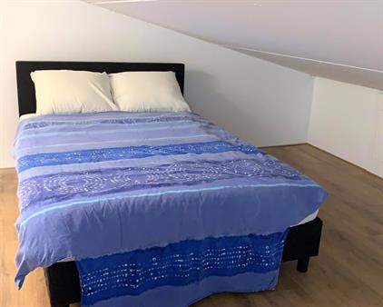 Studio te huur 1300 euro Van der Woudendijk, Den Haag