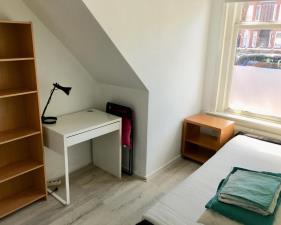 Room for rent 330 euro Oudemansstraat, Den Haag