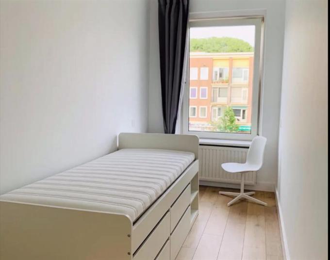 Zimmer bei Van Mourik Broekmanstraat In Amsterdam